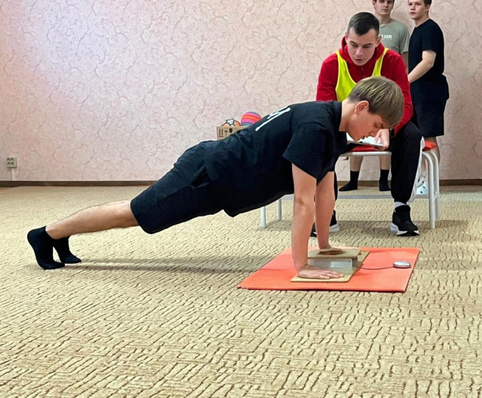 В спортивной школе «Химик» прошел Фестиваль ГТО по силовой подготовке.